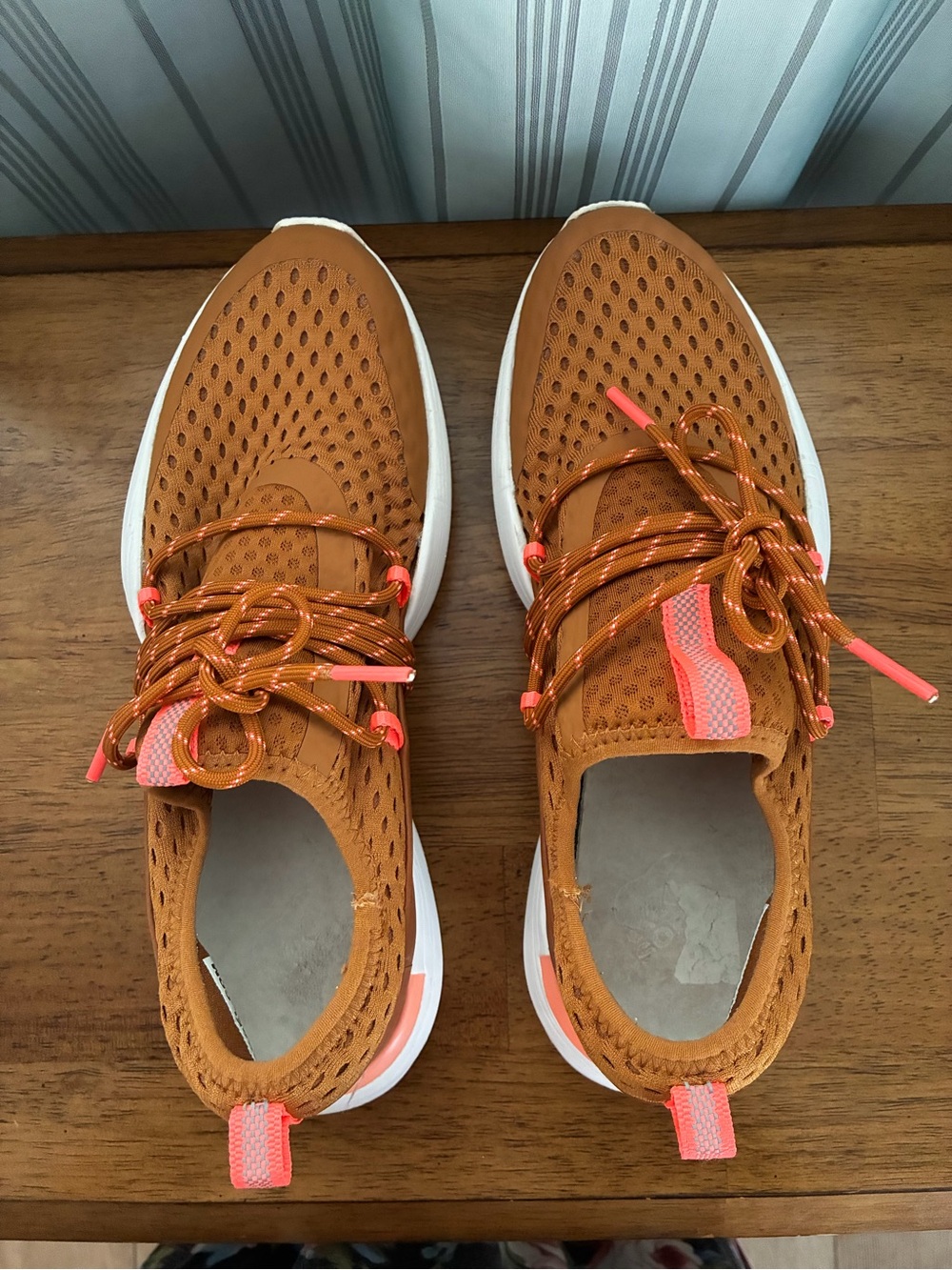 Sorel Kinetic Impact Slip on Coyote Brown Sneakers with Pink Accents - Picture 4 of 8